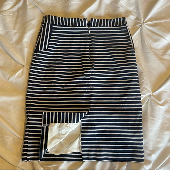 Margaret M Women’s Navy White Striped Pencil Skirt Size Small - Picture 9 of 11